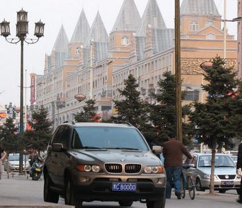 Война с «блатными» регистрационными номерами на автомобилях в Китае