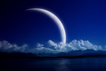  Ученые установили, что  Луна моложе  на 100 миллионов лет. Фото с epochtimes.com