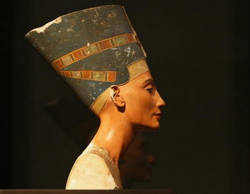 Германия должна вернуть бюст Нефертити
