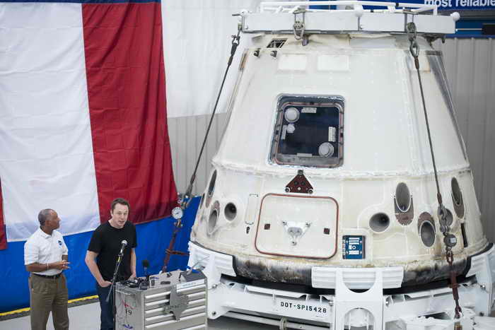 Космическая грузовая капсула Dragon успешно вернулась на Землю. Фото: Bill Ingalls/Getty Images