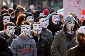 Anonymous China взломали сотни правительственных сайтов КНР