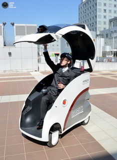 Автомобиль-робот представила компания Хитачи. Фото:images.yandex.ru