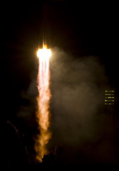 Фоторепортаж о запуске в космос космического корабля «Союз ТМА-02М»