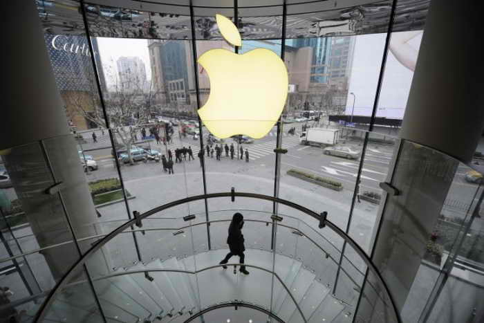 Китайский поставщик Apple нарушил трудовое и природоохранное законодательство