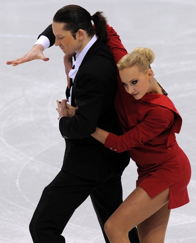 Оксана Домнина и Максим Шабалин выиграли обязательный танец. Фоторепортаж