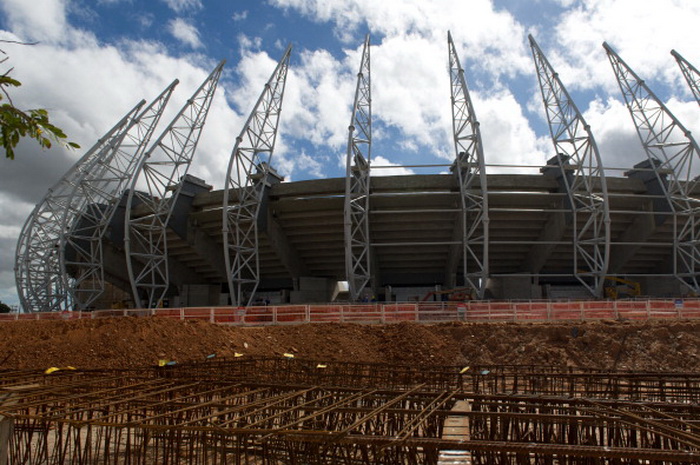 Бразилия открывает свой первый стадион к ЧМ-2014
