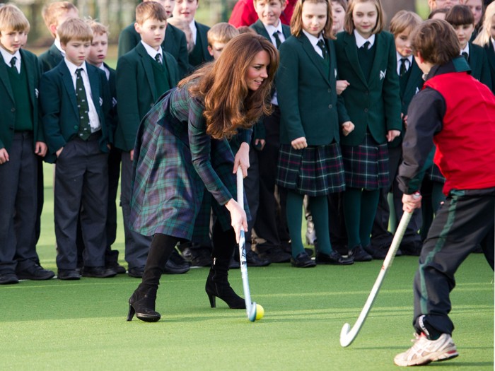Кэтрин, герцогиня Кембриджская, в день Святого Андрея посетила школу в Беркшире