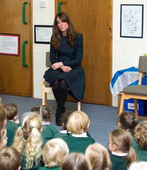 Кэтрин, герцогиня Кембриджская, в день Святого Андрея посетила школу в Беркшире