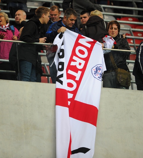 Англия сыграла со сборной Польши вничью — 1:1