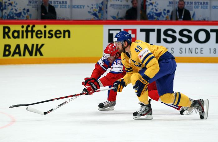 Сборная России по хоккею разгромила команду Швеции со счётом 7:3. Фоторепортаж с матча