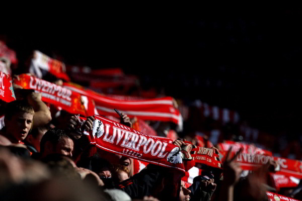 «Ливерпуль» победил «Манчестер Юнайтед» со счетом  3:1. Хетт-триком отличился Дирк Кюйт. Фото: Alex Livesey/Getty Images