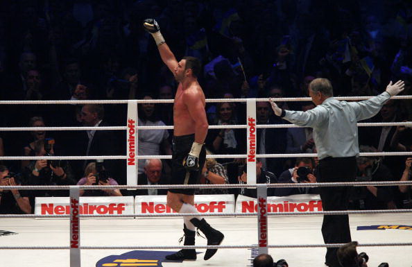 Кличко остается чемпионом мира в тяжелом весе. Фоторепортаж