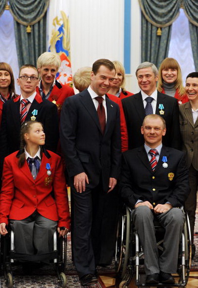 Дмитрий Медведев наградил орденами и медалями Паралимпийцев. Фото