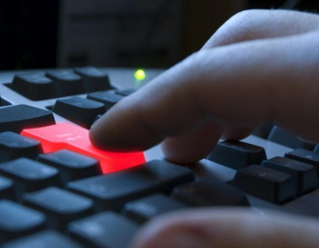 Кибератаки превращаются в увеличивающуюся  угрозу государственной безопасности. Фото с сайта theepochtimes.com  