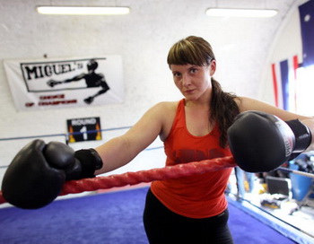 Женский бокс: польза и вред