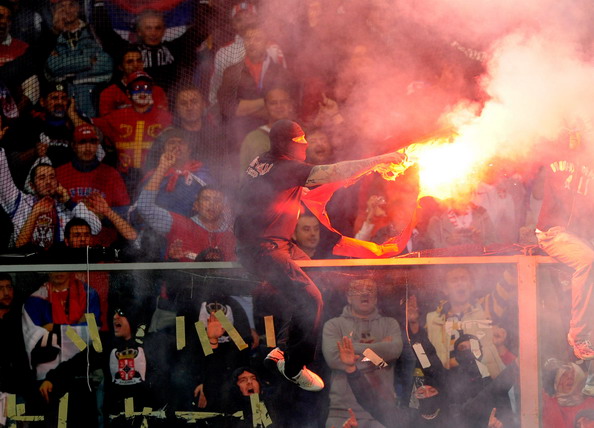 Сербские фанаты сорвали матч Италия и Сербия в Генуе