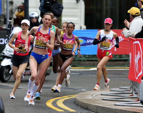 Россиянки впервые стали победительницами Лондонского марафона. Фоторепортаж