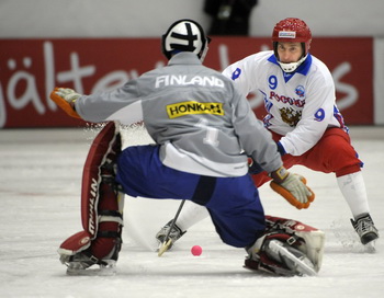 Сборная Россия по хоккею с мячом разгромила команду Финляндии