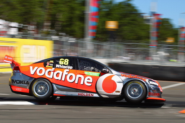 В гонке Sydney 500 V8 Supercars победил Крайс Лаундес. Фоторепортаж с трассы в Австралии