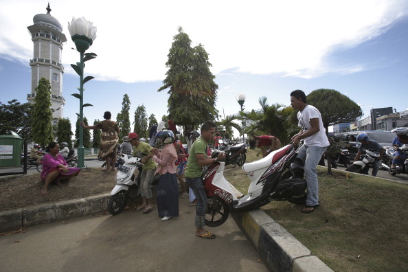 После мощного землетрясения на Суматре в провинции Ачех была объявлена эвакуация людей