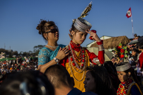 Фестиваль танца Shad Suk Mynsiem проходит в Индии