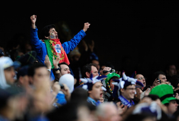 Поклонники и фанаты празднуют победу «Порту». Фоторепортаж со стадиона в Дублине. Фото: Joern Pollex/Bongarts/Getty Images