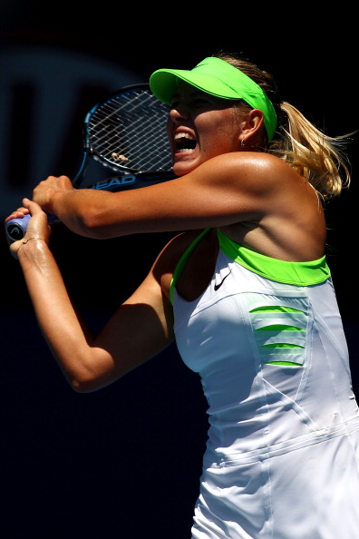 Мария Шарапова  победила  Екатерину Макарову и вышла в полуфинал.  Фоторепортаж с Australian Open 2012. Фото: Mark Kolbe/Getty Images