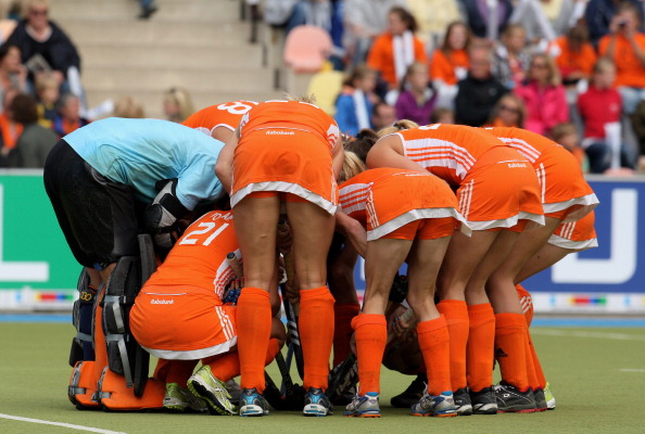 Женская сборная Нидерландов по хоккею на траве обыграла в  финале  команду Германии. Фоторепортаж  с  матча