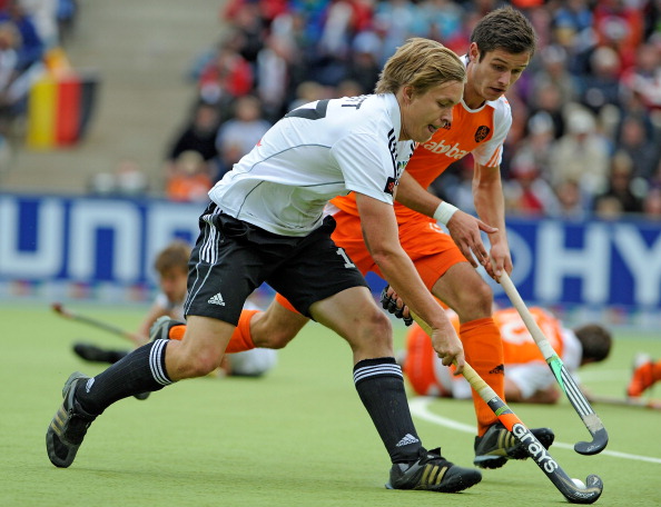 Мужская сборная  Германии по хоккею на траве выиграла финал у  команды Нидерландов. Фоторепортаж  с  матча