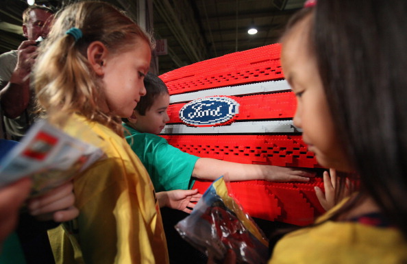 Автомобиль Ford Explorer LEGOLAND из 380 тысяч кубиков LEGO выпущен на заводе в Чикаго