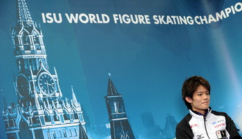 Дмитрий Медведев поздравил участников чемпионата мира по фигурному катанию с открытием турнира. Фото: YURI KADOBNOV/AFP/Getty Images
