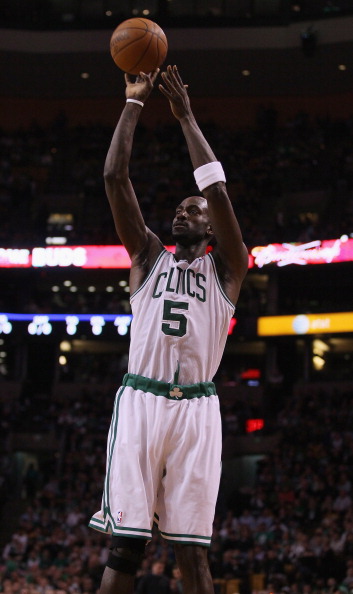 НБА: «Бостон Селтикс» против Энтони. Фото: Elsa/Getty Images