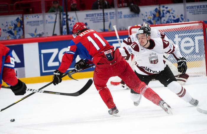 Сборная России по хоккею выиграла у Латвии со счётом 5:2