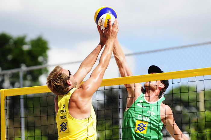 Турнир по пляжному волейболу успешно начали российские спортсмены