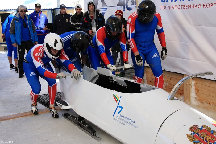 Экипаж Александра Зубкова принёс России 13-ю золотую медаль