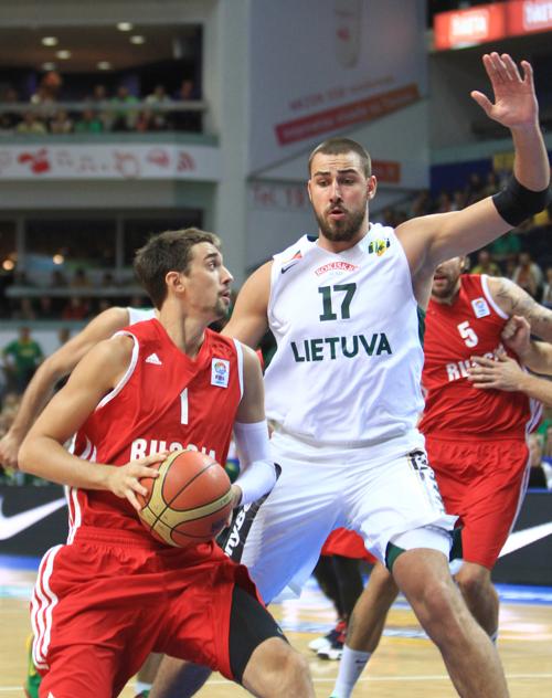 Российские баскетболисты уступили литовцам в товарищеском матче