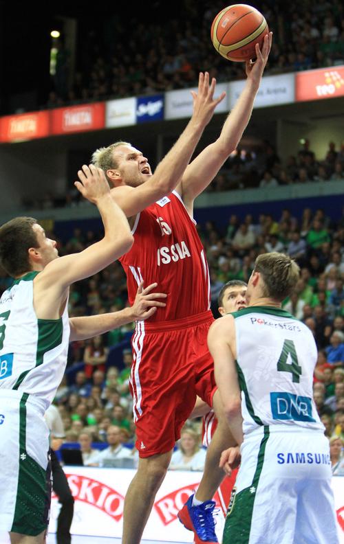 Российские баскетболисты уступили литовцам в товарищеском матче
