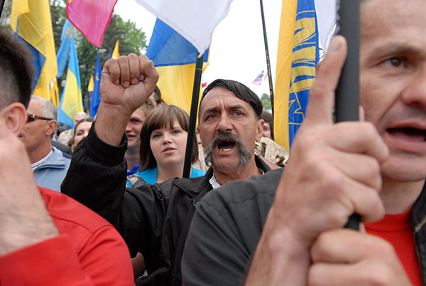Киев: митинг оппозиции прошел возле Верховной Рады. Фоторепортаж