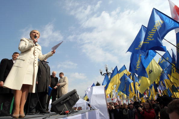 Тимошенко призывает сторонников собраться во вторник на митинг. Фоторепортаж
