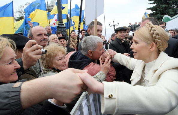 Тимошенко призывает сторонников собраться во вторник на митинг. Фоторепортаж