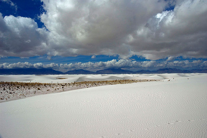 Белоснежные пески заповедника Уайт-Сендс в США