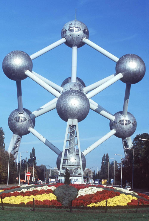 Атомиум — важнейший символ и одна из основных достопримечательностей современного Брюсселя, Бельгия. Фото: Mark Renders/Getty Images  