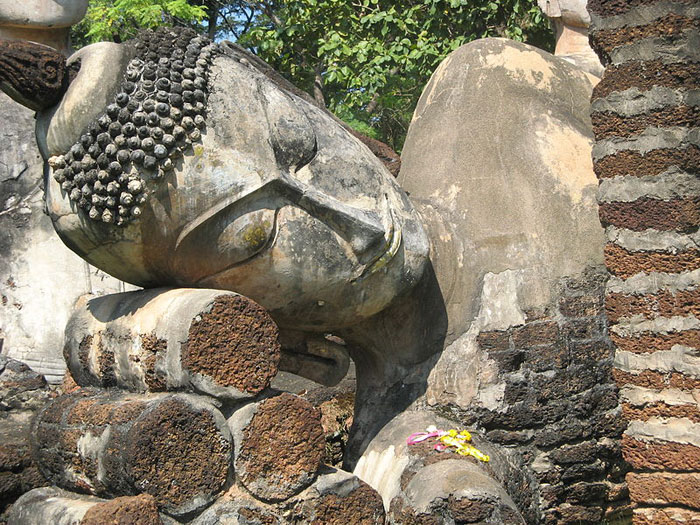 Гигантские Будды в Королевстве Сукхотхай, Таиланд. Фото: Meneerke bloem/commons.wikimedia.org