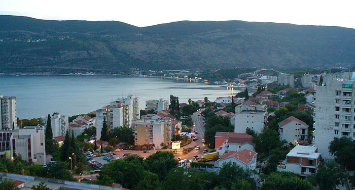 Герцег-Нови – один из самых популярных черногорских курортов, расположенный у подножия горы Ориен у самого входа в Бококоторскую бухту. Фото: Zlatko/commons.wikimedia.org