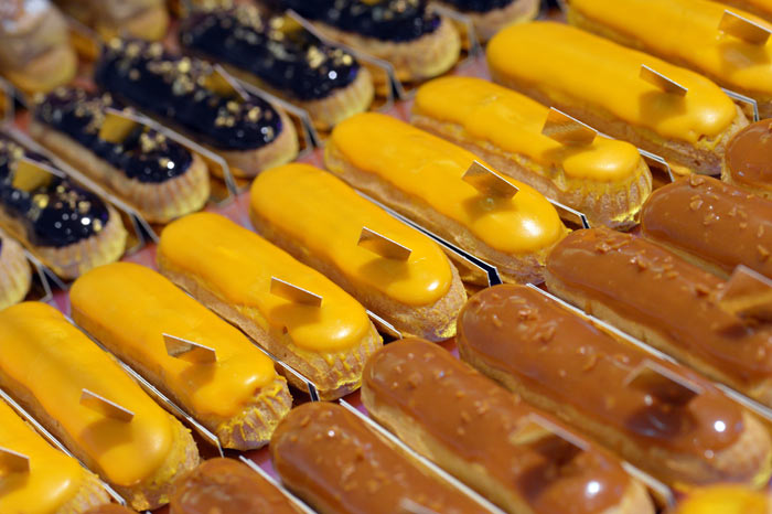 Эклер — французский десерт в виде продолговатого пирожка из заварного теста с заварным   кремом. Фото: MIGUEL MEDINA/AFP/Getty Images