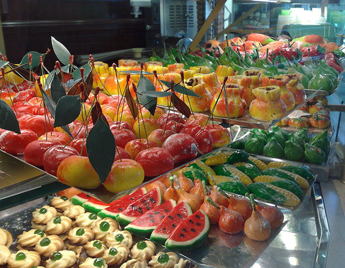 Сицилийские марципановые фрукты. Фото: Dedda71/commons.wikimedia.org 