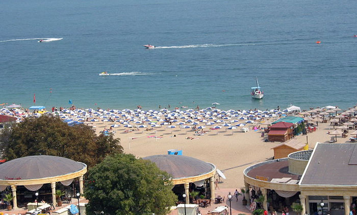Золотые Пески в Болгарии – самый популярный курорт. Золотые Пески получили свое название благодаря протяженному широкому пляжу с мелким песком. Фото: Extrawurst/commons.wikimedia.org