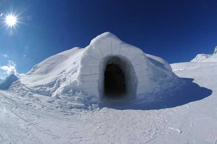 Температура внутри снежных иглу не поднимается выше нуля, Швейцария. фото: iglu-dorf.com