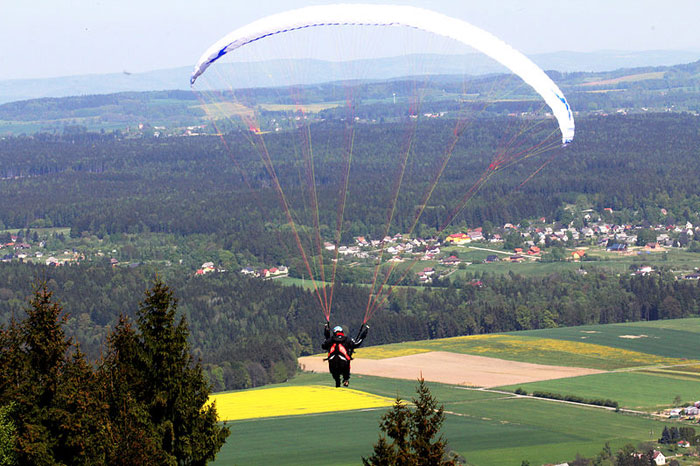 «Полет на параплане» — удивительный, захватывающий дух атракцион, для любителей активного отдыха и романтиков. Фото: Karelj/commons.wikimedia.org