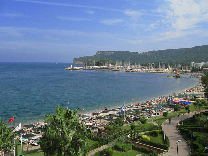 Пляж в Анталье, Турция. Фото: Crymaker/commons.wikimedia.org